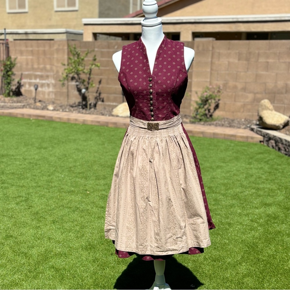 Limited and exclusive Dirndl by Moser Lieblingsgwand (size 6) from Germany